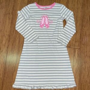 Luigi girls long sleeved grey striped dress with ballet appliqué size 8 NWOT